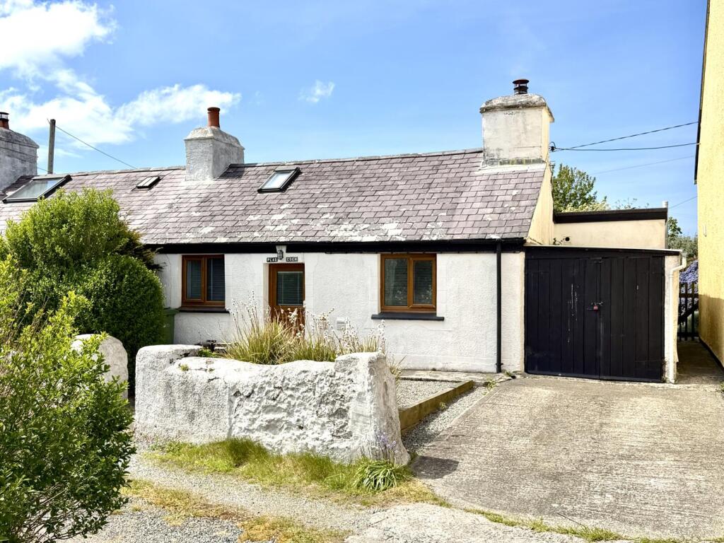 Main image of property: Plas Coch, Llanfair Yn Neubwll