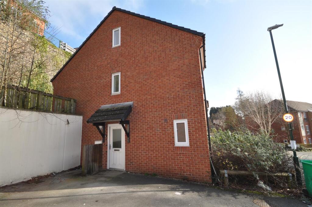 Main image of property: Conway Close, Nottingham