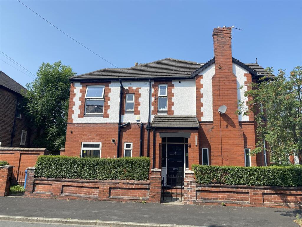 Main image of property: Denison Road, Victoria Park, £135pppw