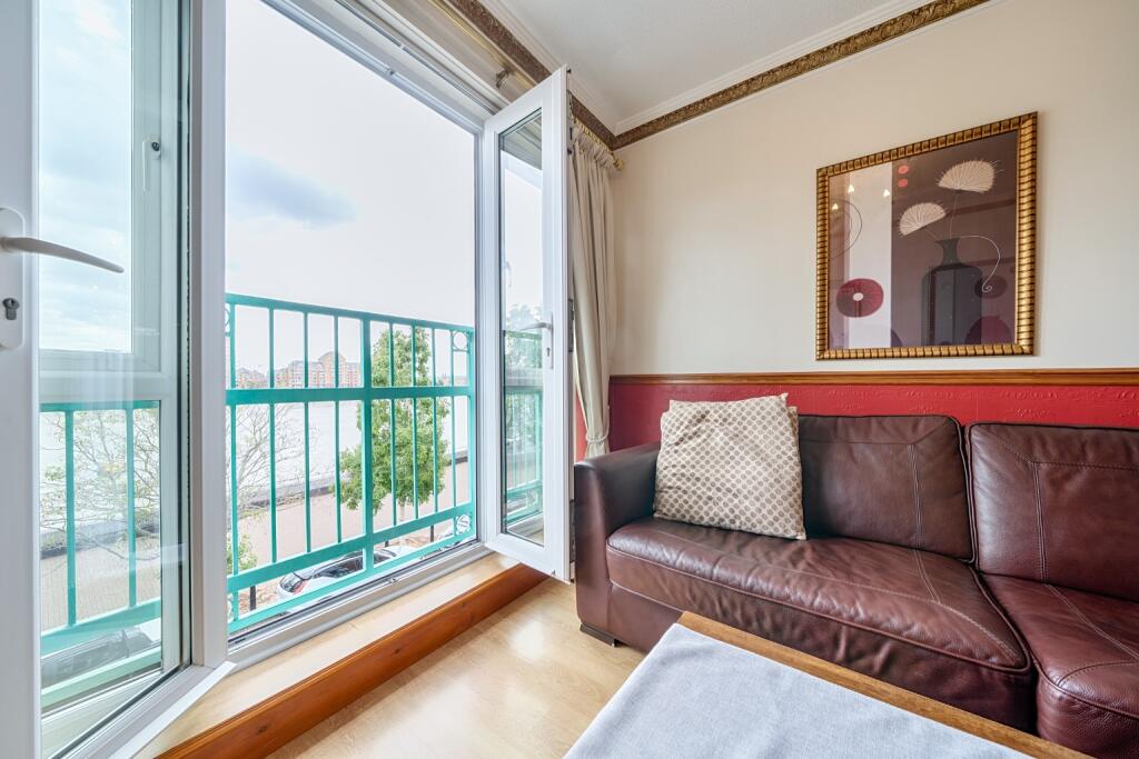 Apartment in London - More