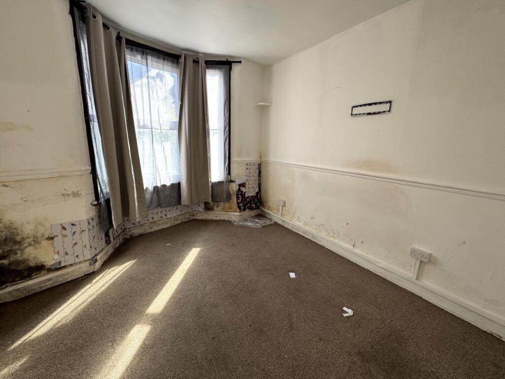 Apartment in London - View 3