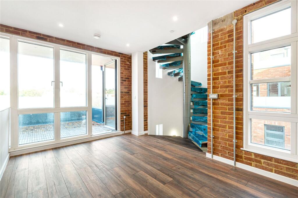 House in London - View 2