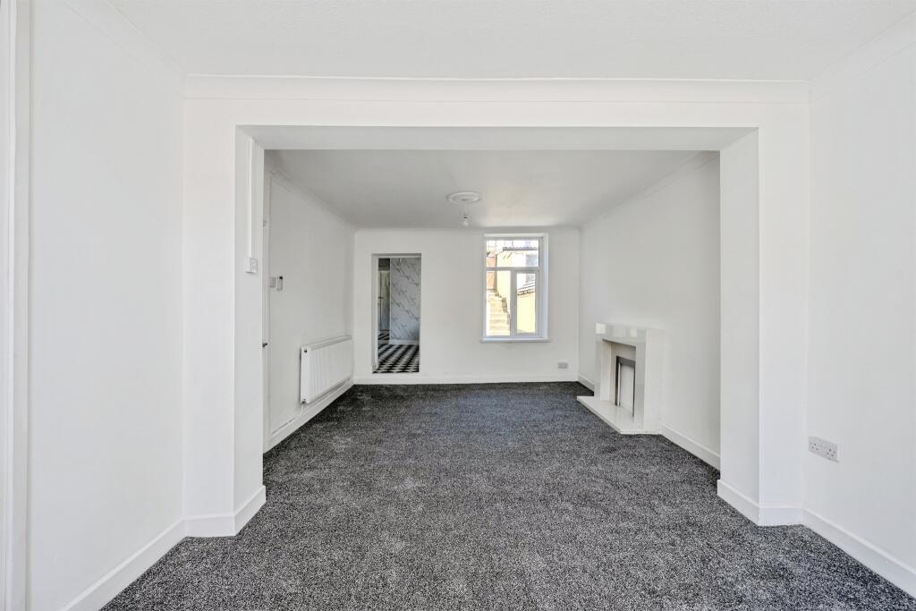 Charles Street, Tonypandy - View 3