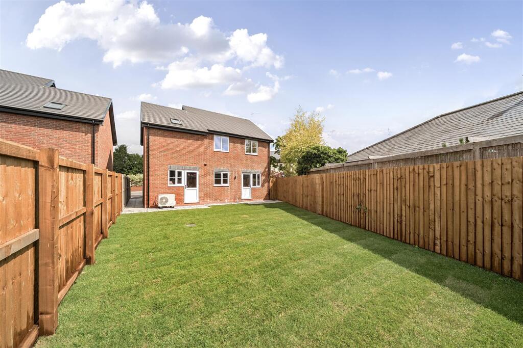 Ellesmere Road, St. Martins, Oswestry. photo 4