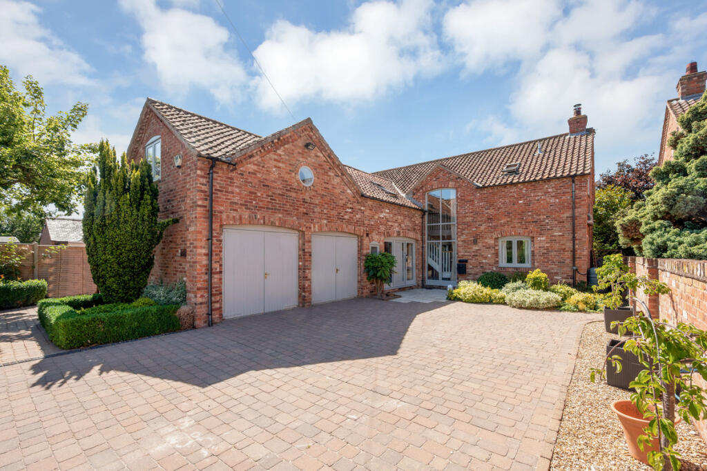 Main image of property: Grantham Road, Nottingham, NG13