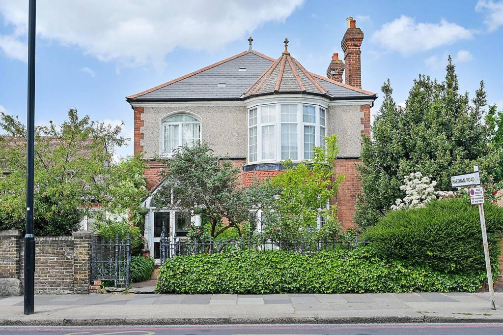 Main image of property: London Road, Isleworth, TW7