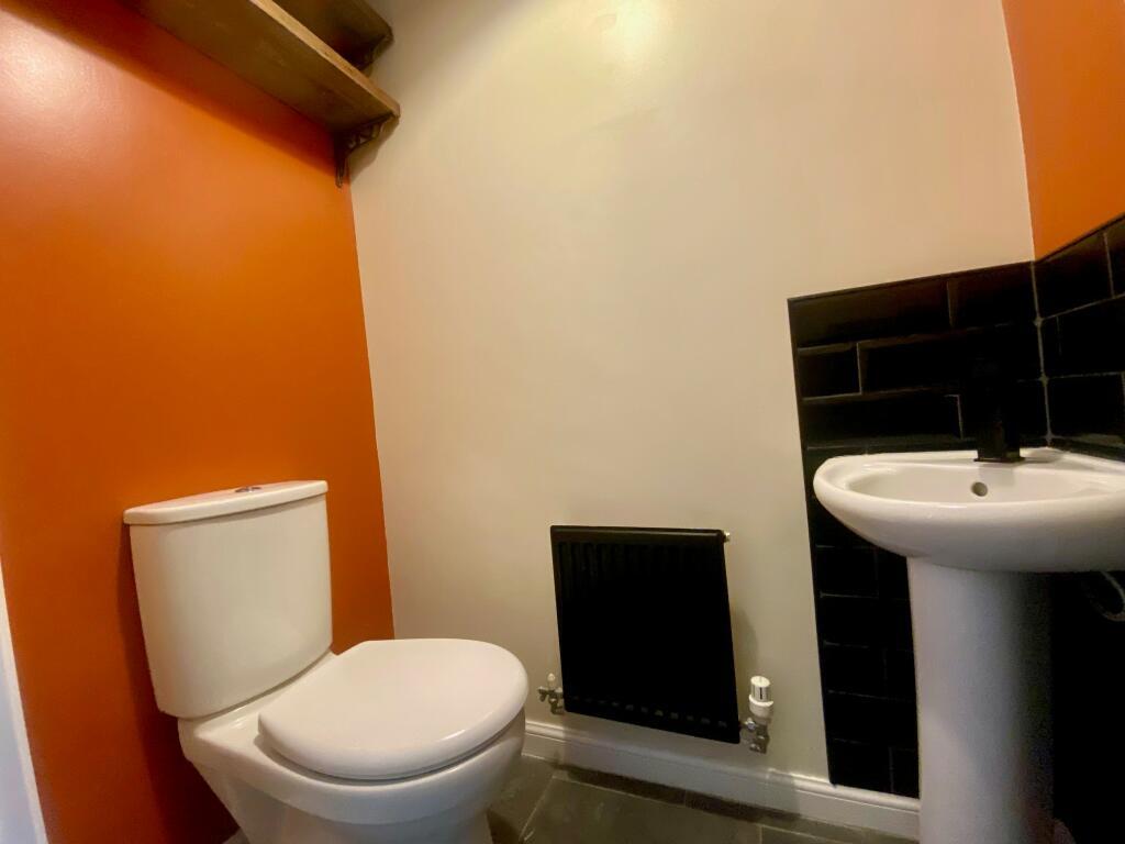 House in Worcester, Worcestershire - View 4
