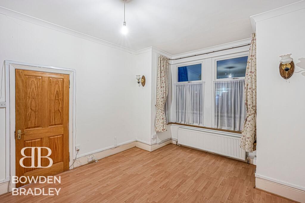 House in London, Gants Hill - View 5