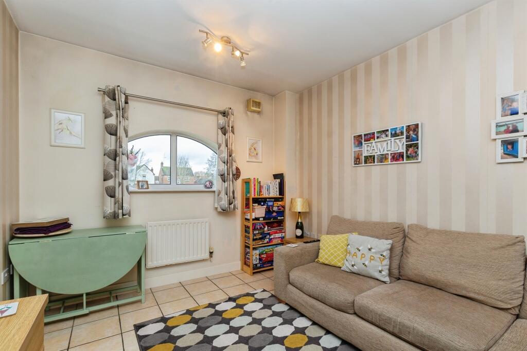Crowell Mews, Aylesbury photo 3