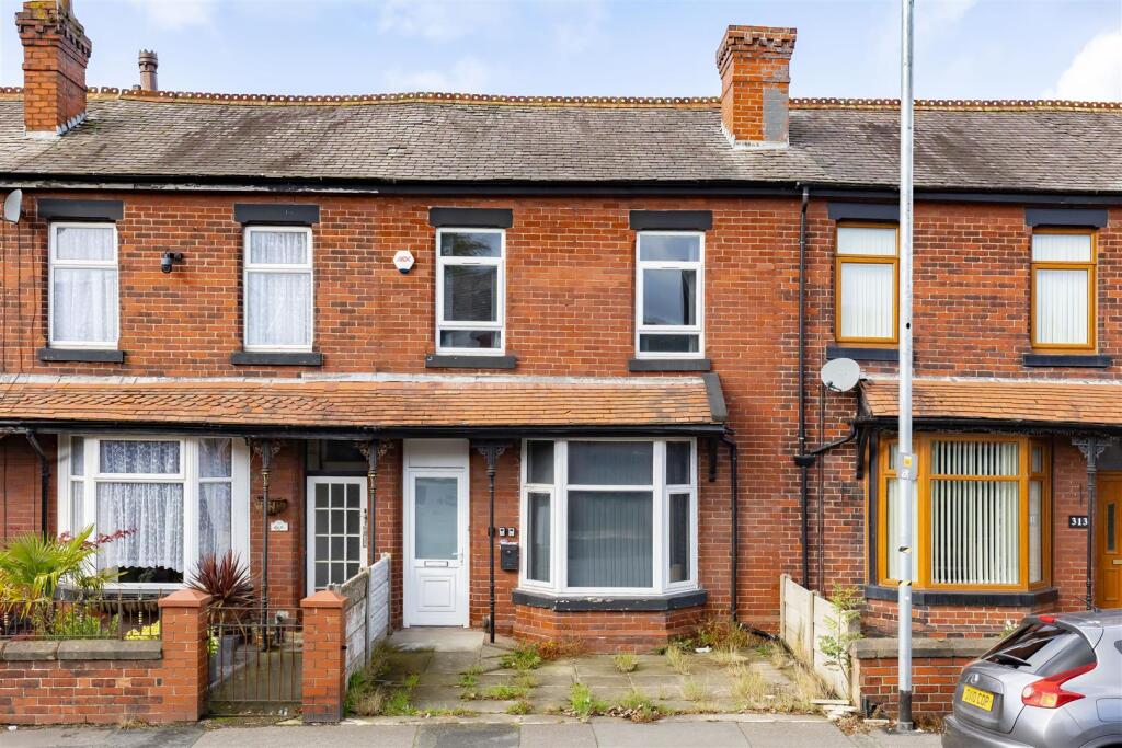 5-bed flat on Eaves Lane, Chorley, £169,995