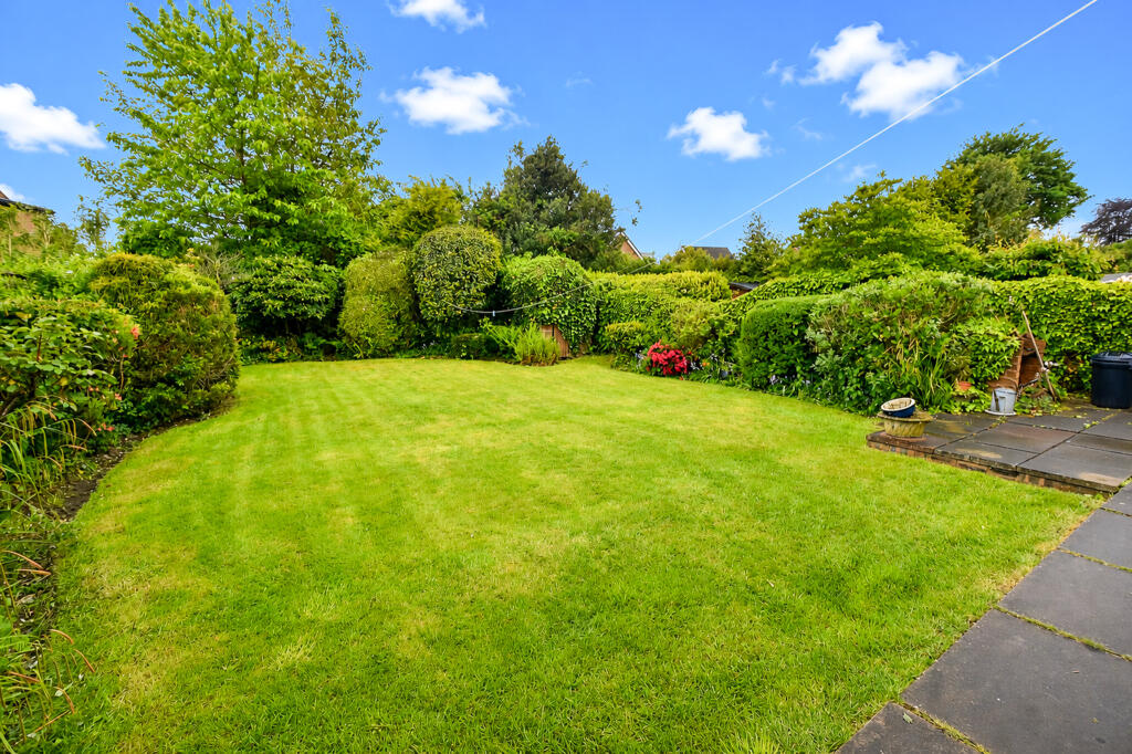 Belgrave Avenue, Flixton, M41 photo 4