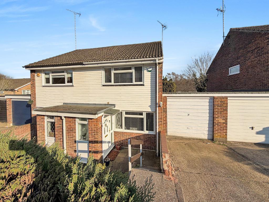 Main image of property: Curlew Close, South Croydon, CR2 8QT