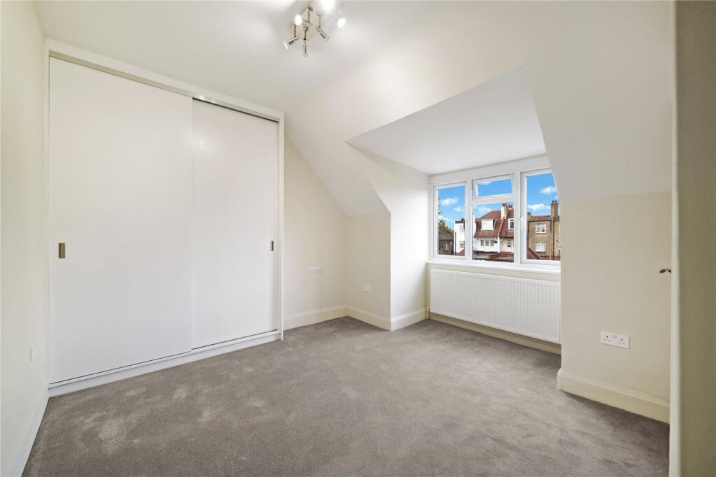 Apartment in London - View 4