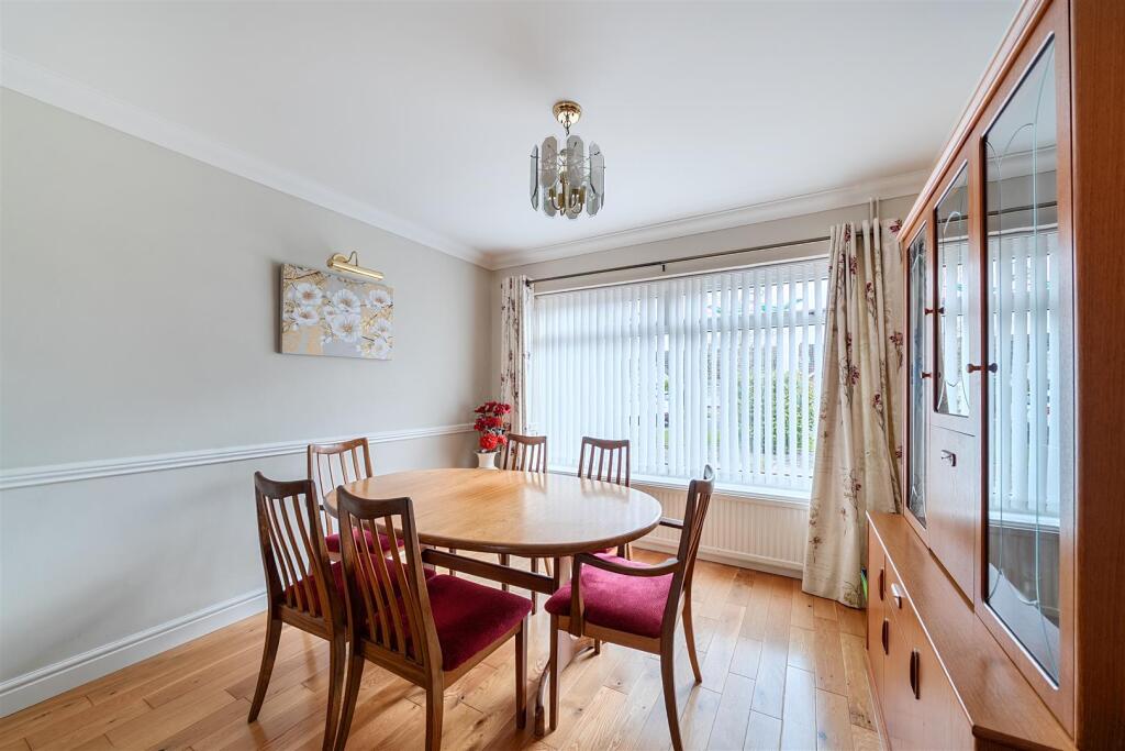 House in Gosport, Alverstoke - More