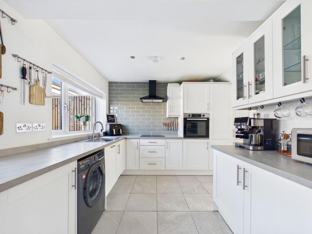 Mold Road, Mynydd Isa, CH7 photo 3
