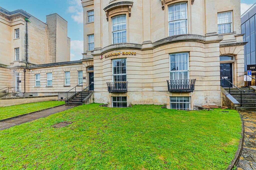 Main image of property: Kings Road, Reading, RG1