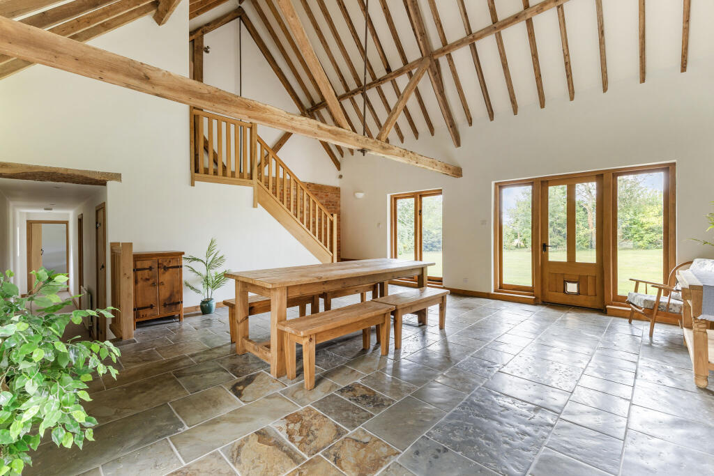 House in Basingstoke and Deane, Overton - View 5