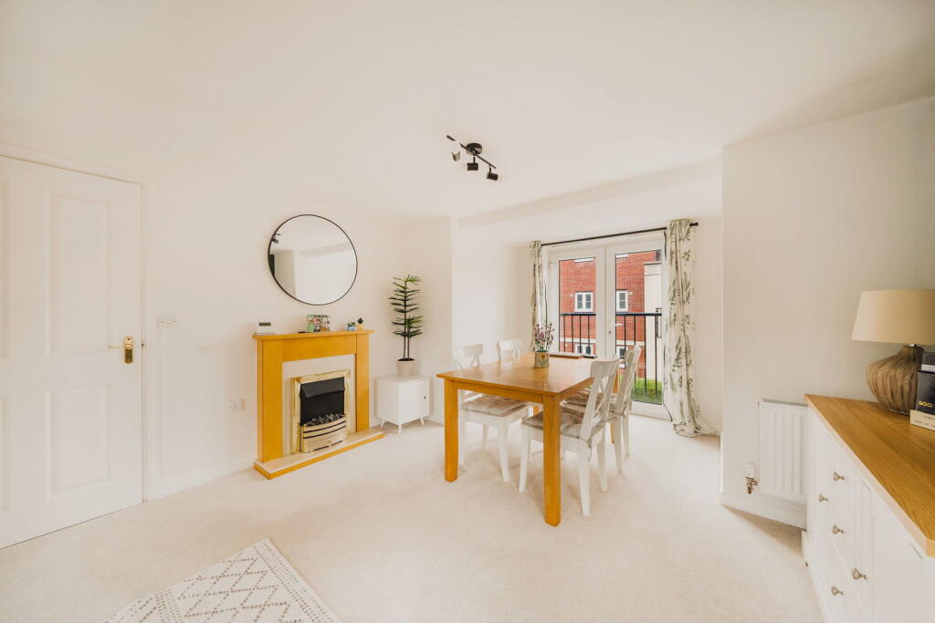 Apartment in Weston-super-Mare, Weston Village - View 3