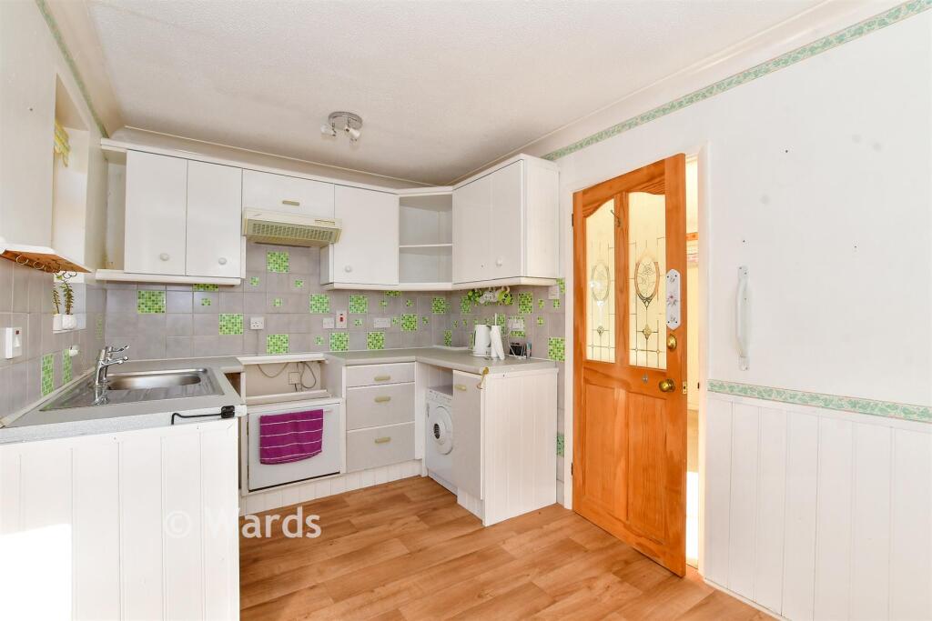 2-bed detached on The Freedown, St. Margarets-At-Cliffe, Dover, Kent, £180,000