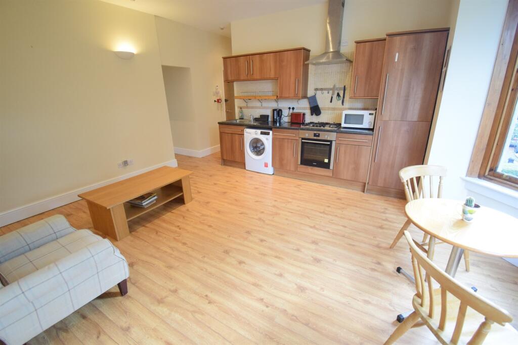 House in Cardiff, Roath - View 4