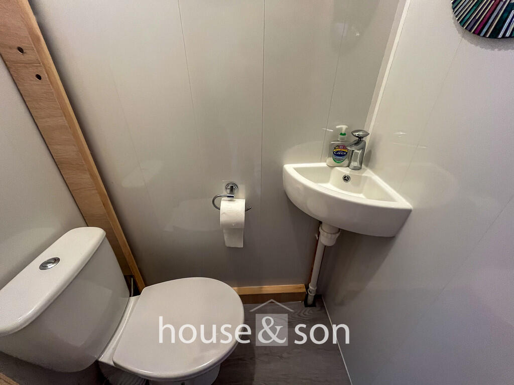 House in Bournemouth, Charminster - View 5