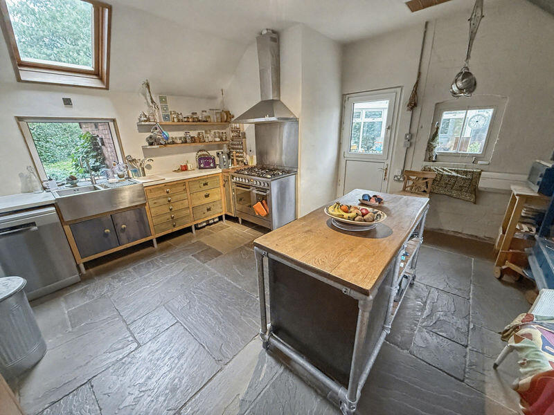 Monkmoor Road, Shrewsbury, Shropshire, SY2 5AP photo 2