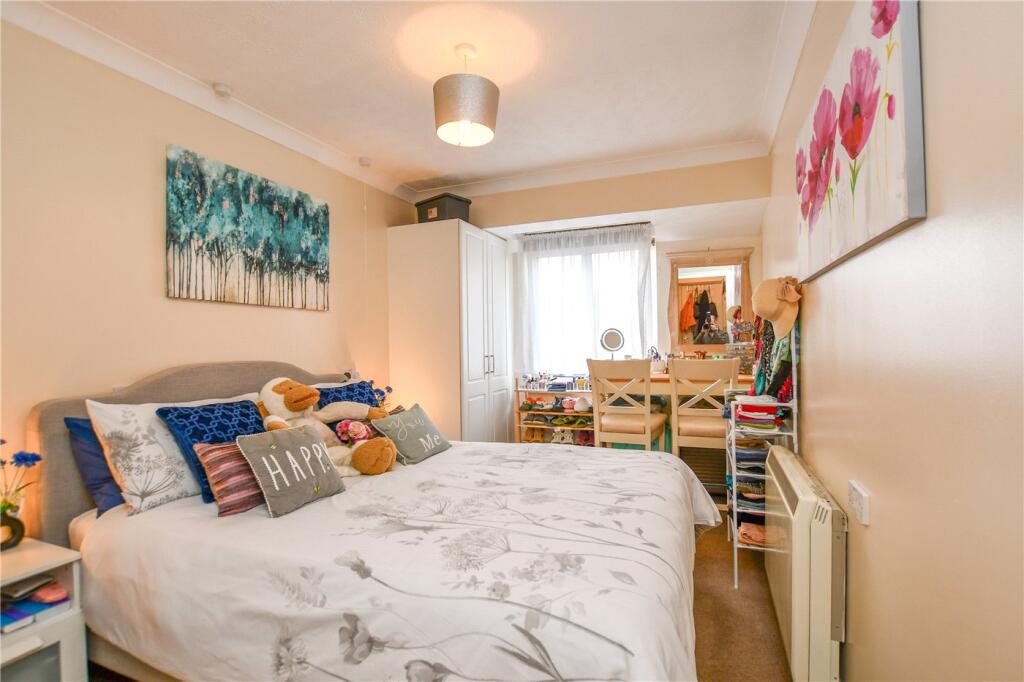 Tebbit Close, Bracknell, Berkshire, RG12 photo 5