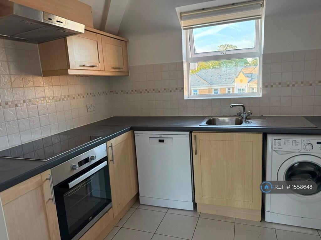 Apartment in Twickenham - View 5
