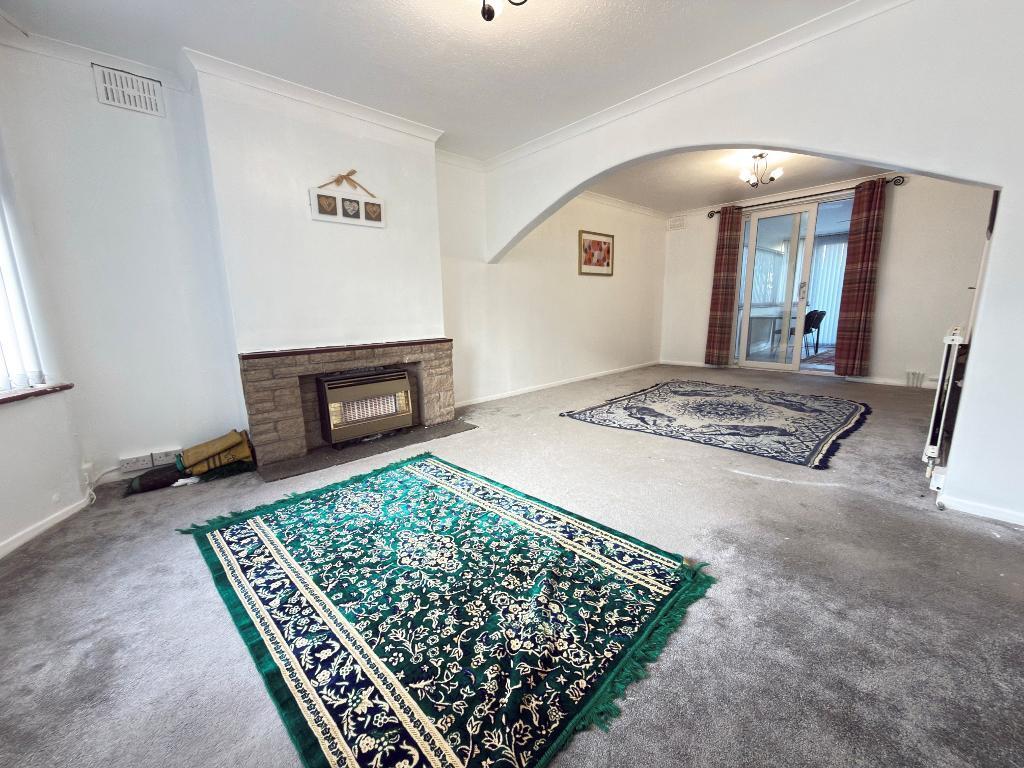 House in Luton - View 2