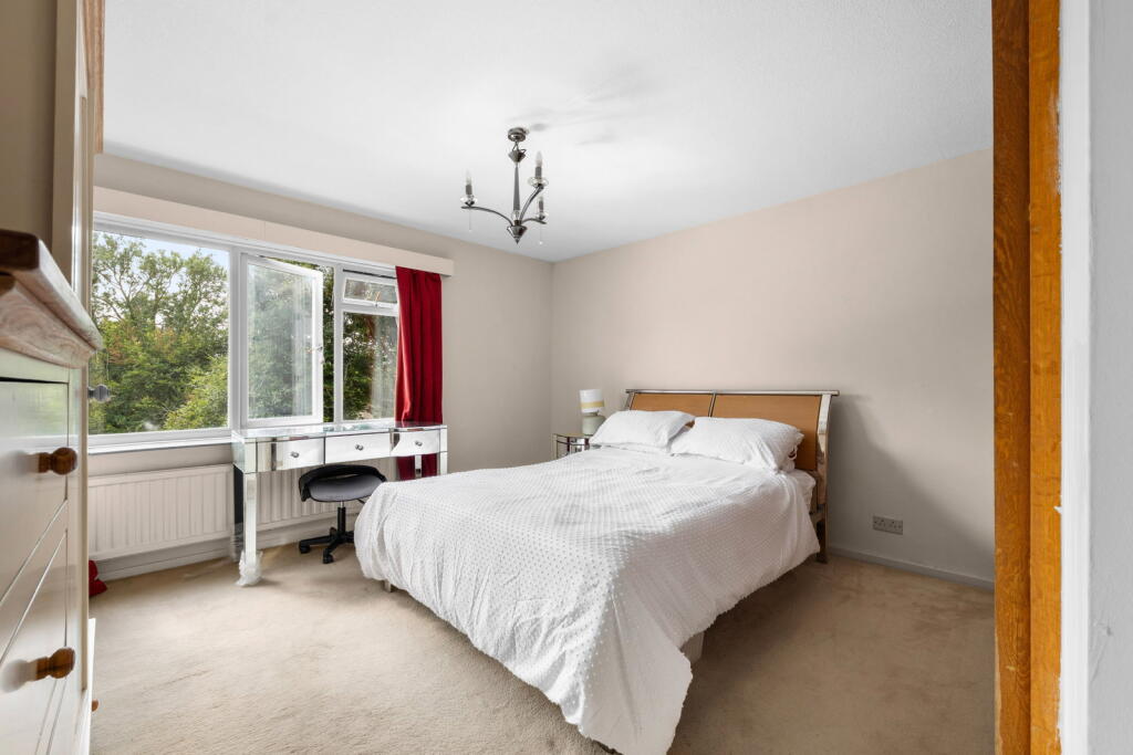 House in Croydon - More