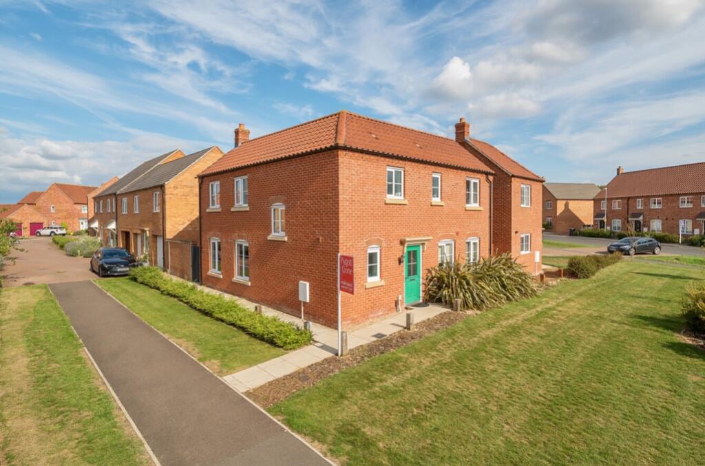 3-bed detached on Memorial Gardens, Branston, Lincoln, Lincolnshire, LN4, £270,000