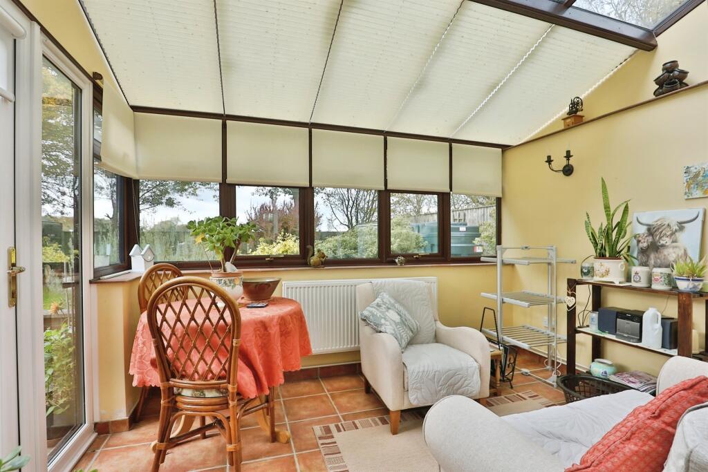 Lime Tree Crescent, Little Fransham, Dereham photo 4