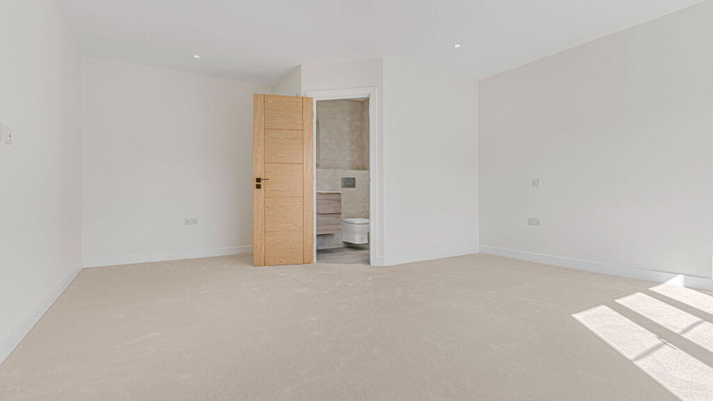 Additional image 17 of New Road, B47