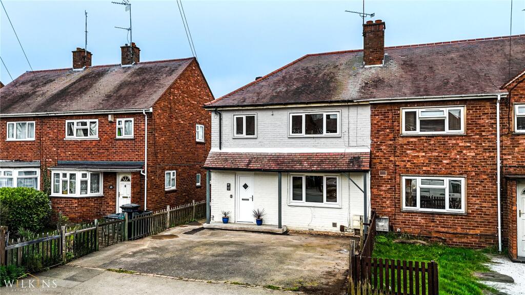 Main image of property: Barpool Road, Nuneaton, Warwickshire, CV10