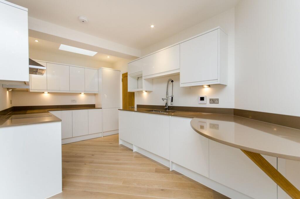 Apartment in London - View 4