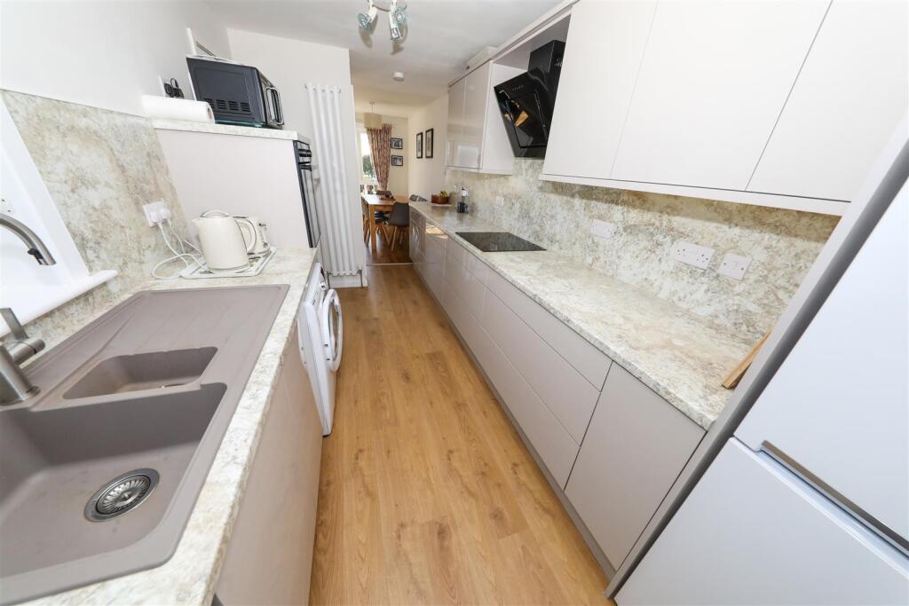 Dunbeath Drive, Glenrothes photo 4