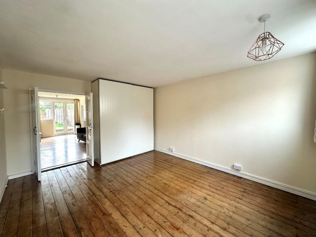 Apartment in West Suffolk, Bury St Edmunds - View 4