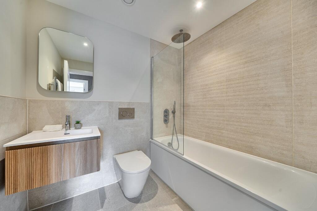 Apartment in Winchester, Northbrook, Bishop's Waltham - More