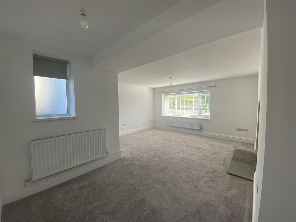 White Hart Cottages, Machen, Caerphilly - More