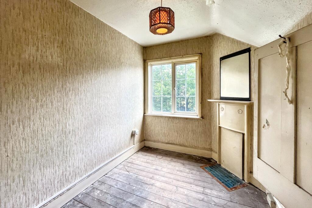 79 Valley Road, Streatham, London SW16 2XL photo 4