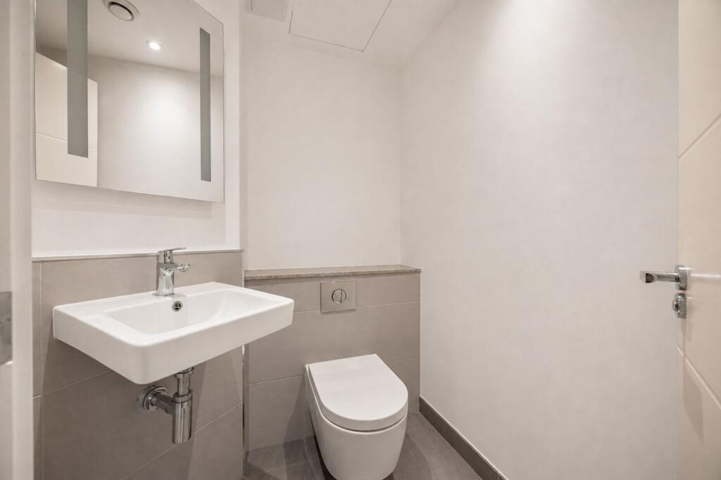 Apartment in London - More