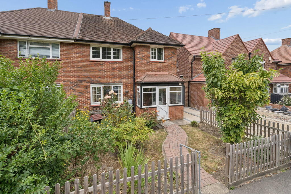 Main image of property: Long Lane, Croydon, CR0