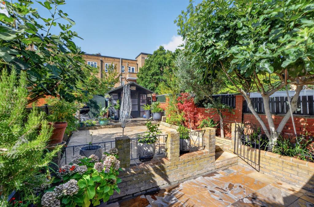 House in London - View 4