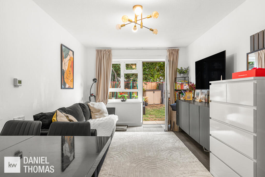 Apartment in Enfield - View 4