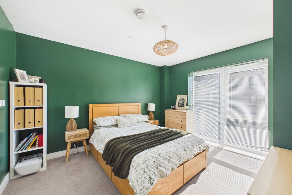 Apartment in Reading - View 4