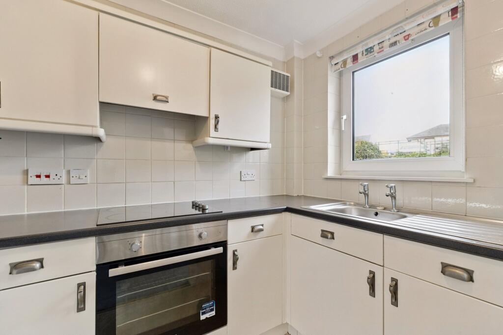 Apartment in Milngavie, East Dunbartonshire - More