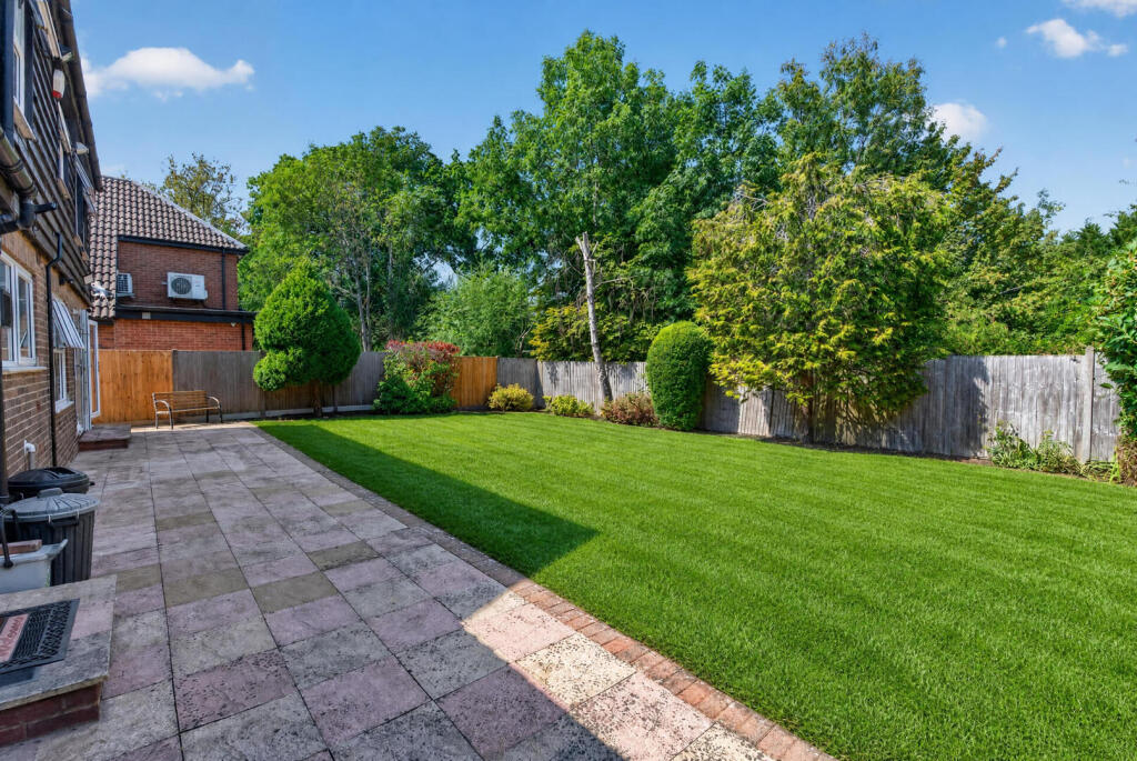 House in Harrow - More