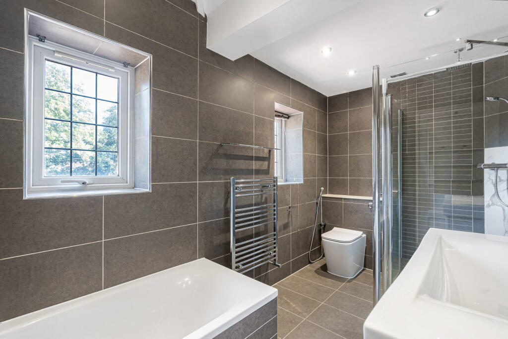 House in Sunbury-on-Thames, Kempton Park - View 5
