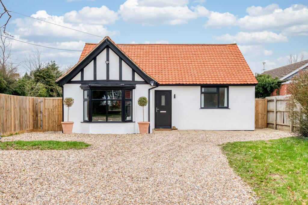3-bed detached on Pound Hill, Bacton, £325,000