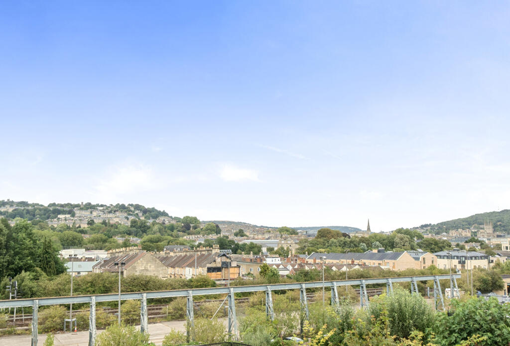 Apartment in Bath, Kingsmead - View 2